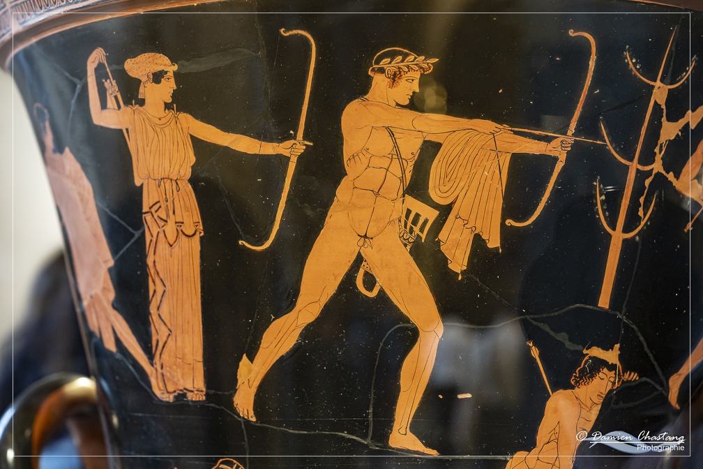 Amphore grecque avec des archers
